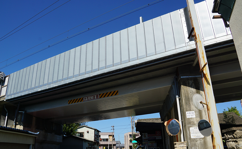 東海道新幹線　大規模改修（防音壁改良）